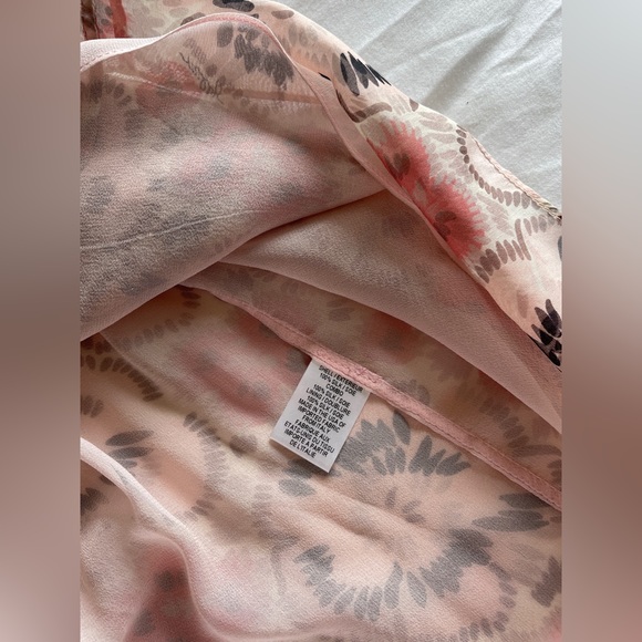 MILLY Floral Blush Silk Ruffle Printed Blouse, Size 6 - Picture 10 of 11